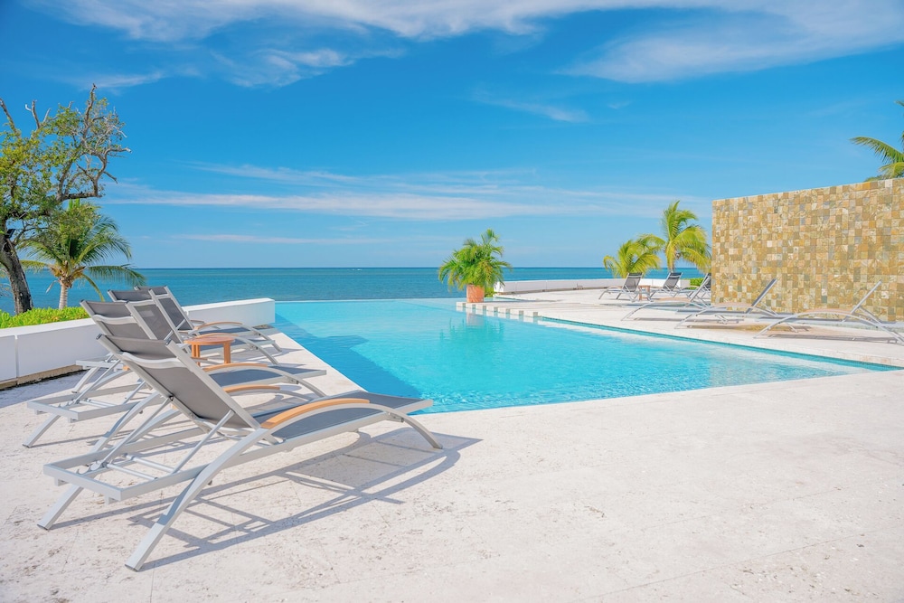 Las Verandas Hotel And Villas 65/73