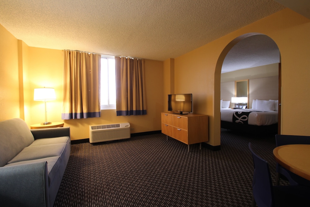 La Quinta Inn Suites By Wyndham West Palm Beach Airport 32/50