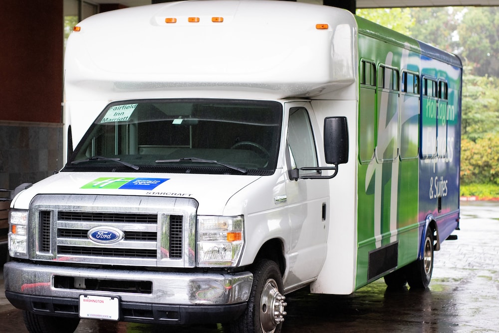 Holiday Inn Express Hotel Suites Seattle Sea Tac Airport 40/44