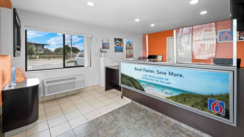 Motel6 Monterey, CA 18/57
