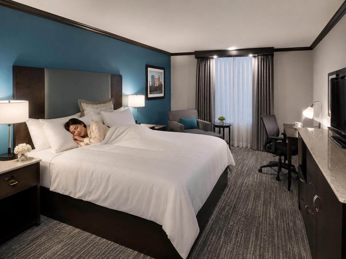 OKC Hotel Suites, Event Center, indoor Pool and Arcade, 5 Min from Downtown & Fairgrounds 7/45