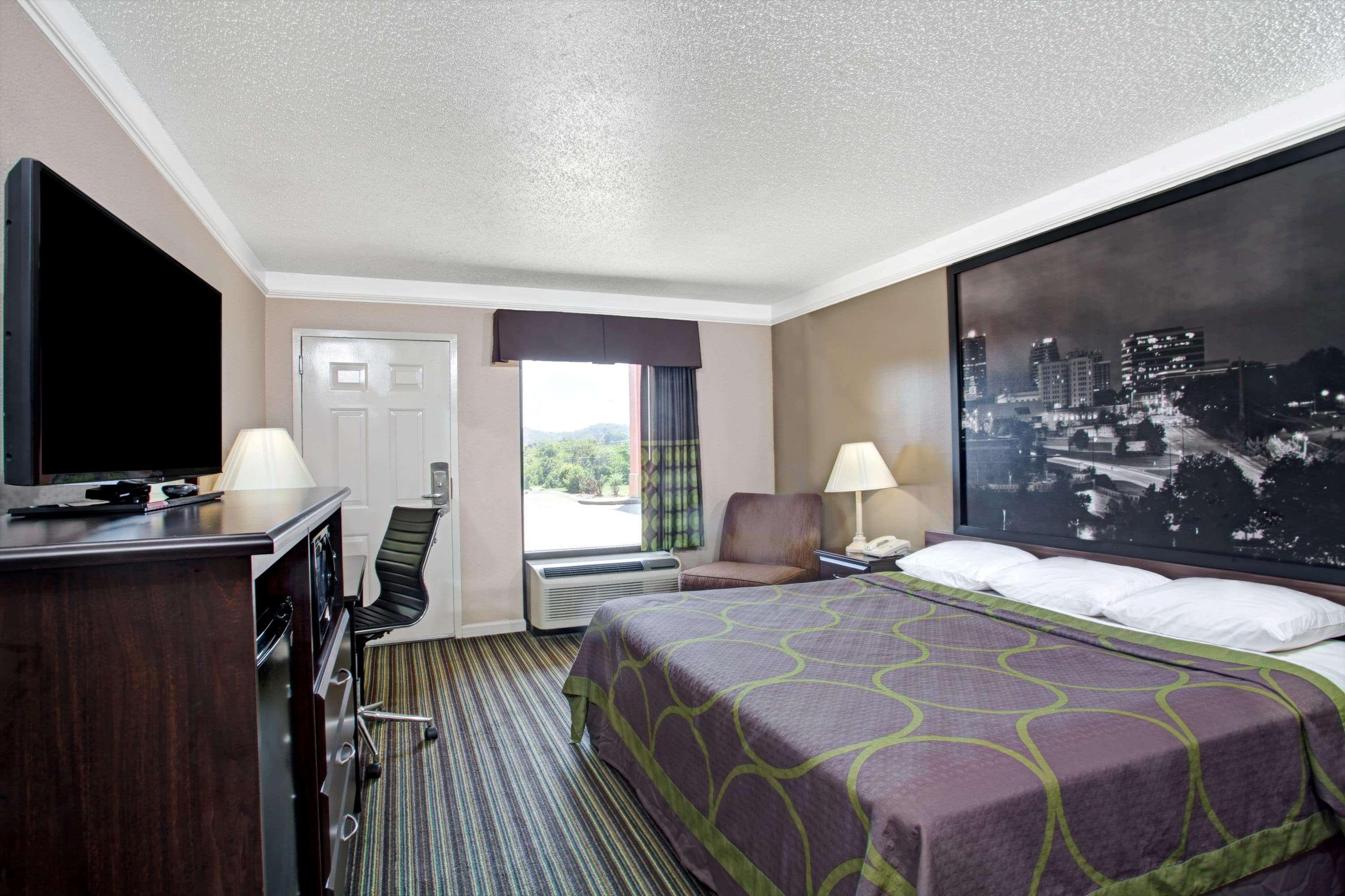 Super 8 By Wyndham Knoxville East 17/38