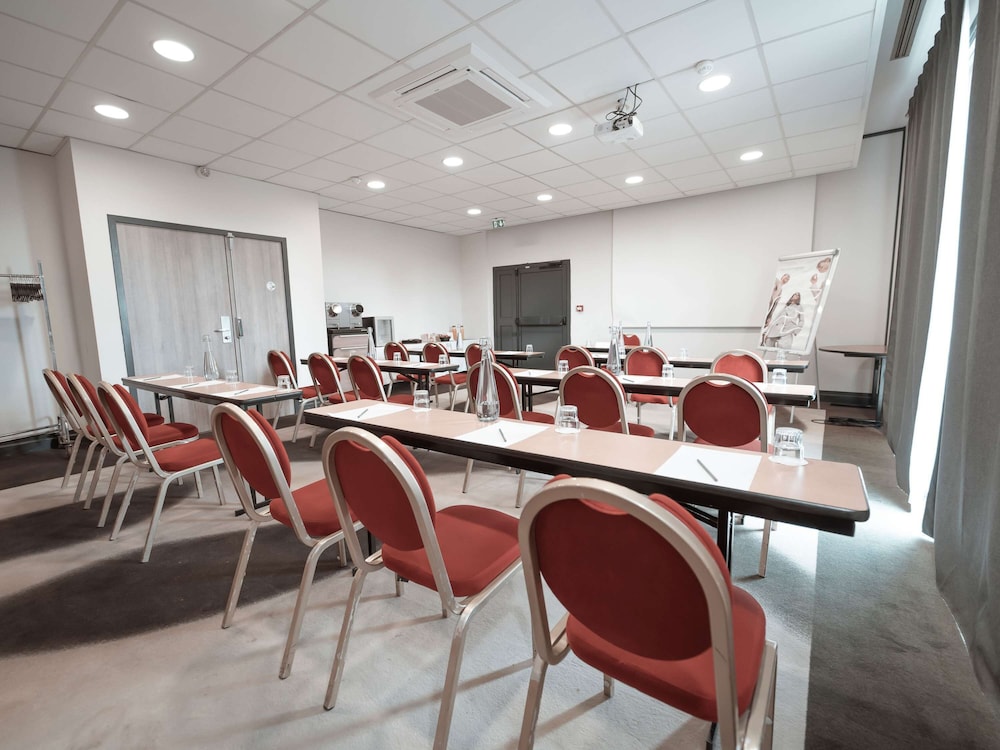Mercure Bordeaux Lac Hotel 65/77