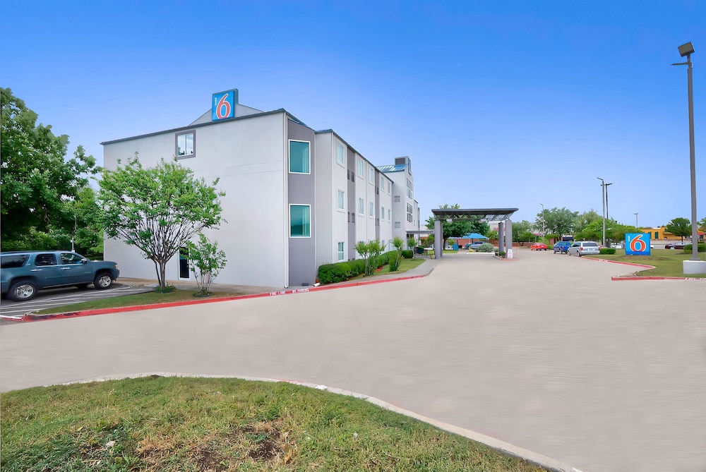 Motel6 Benbrook, TX - Fort Worth 30/38