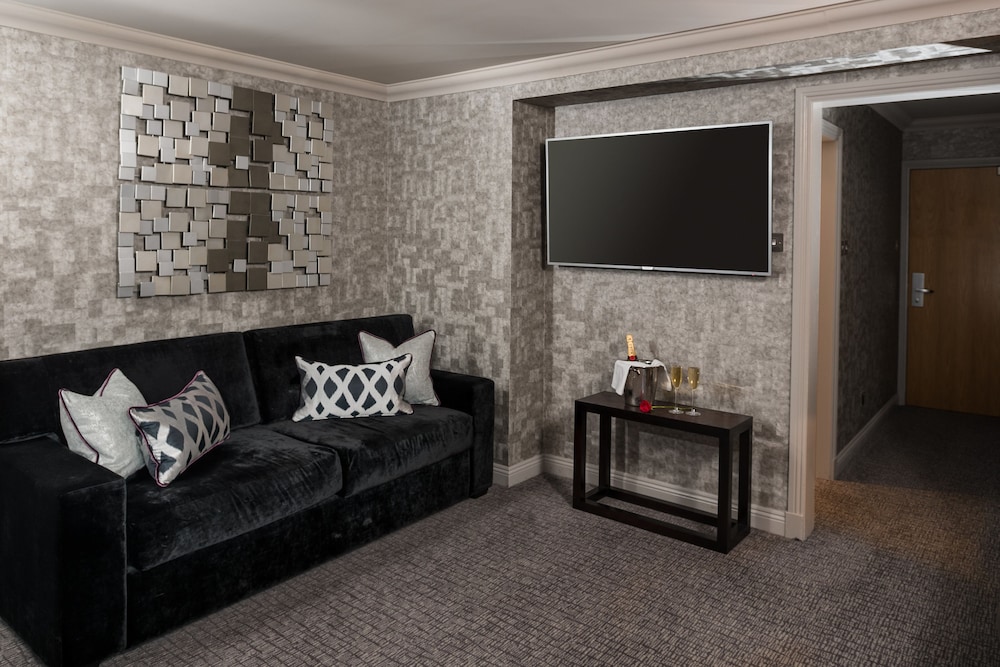 Carlton Hotel 37/61