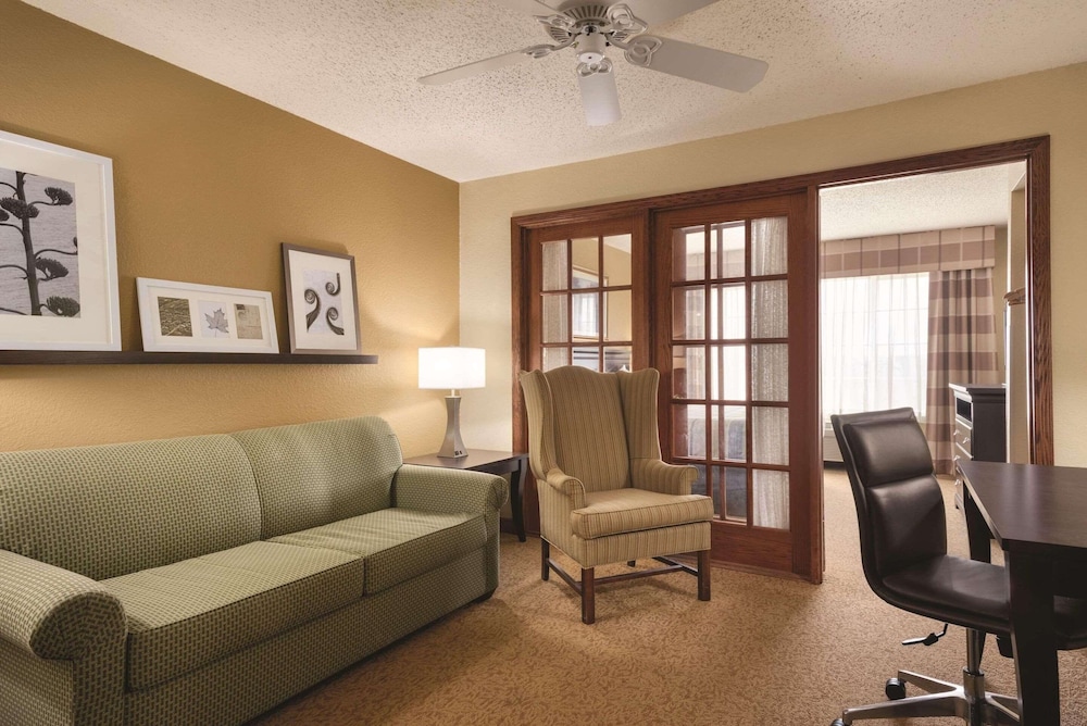 Country Inn Suites By Radisson West Bend Wi 41/58