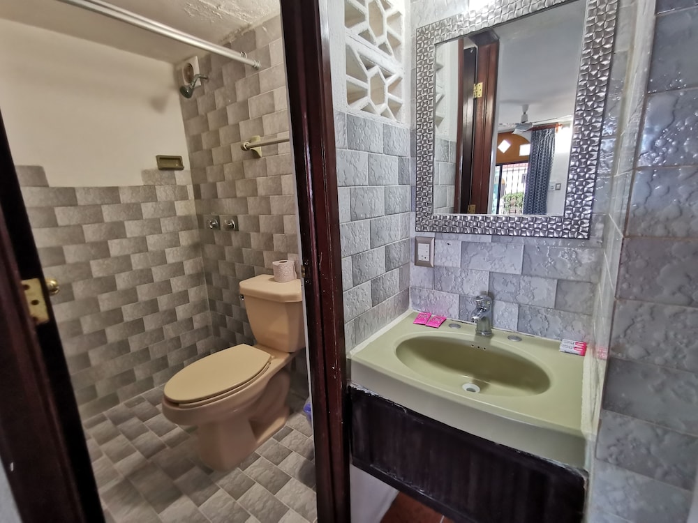 Doralba Inn Merida Ex Dolores Alba Merida 65/67