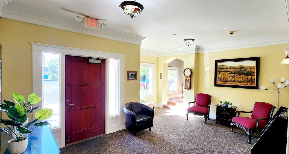 Santa Paula Inn 39/56