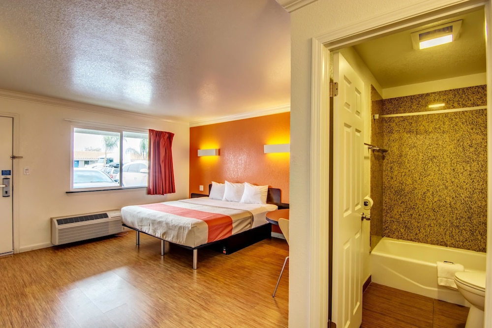 Motel6 Manteca, CA 26/45