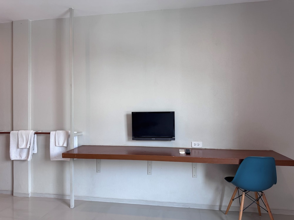 Chern Hostel 62/71