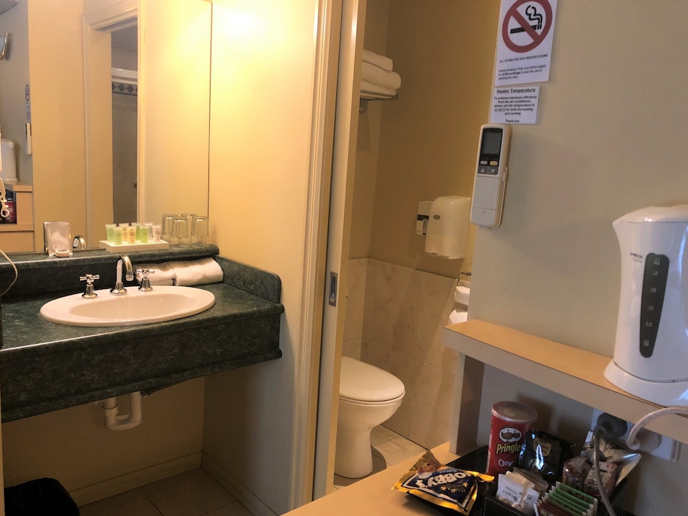 ROWVILLE INTERNATIONAL HOTEL 11/46