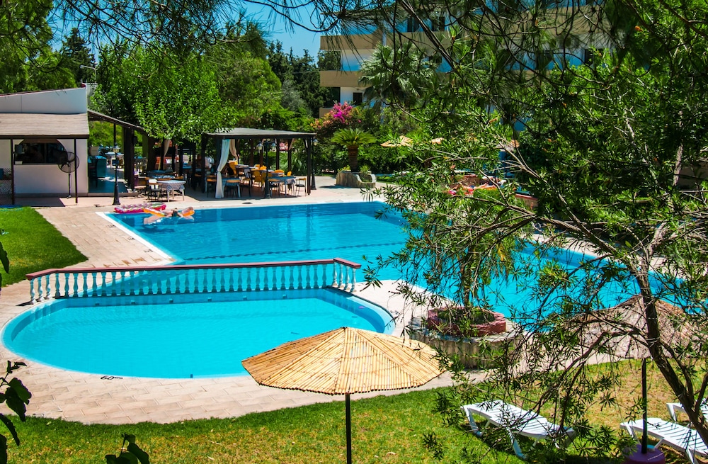 Cabu Hotel Adults Only 35/43