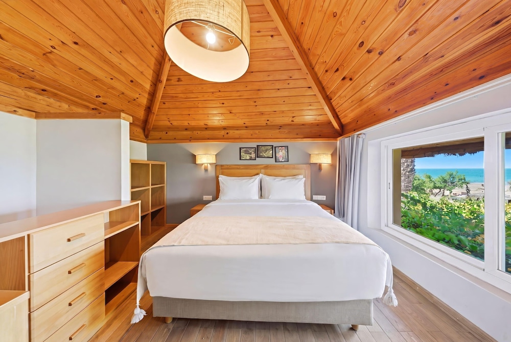 Paradis Plage Surf Yoga Spa Resort 27/83