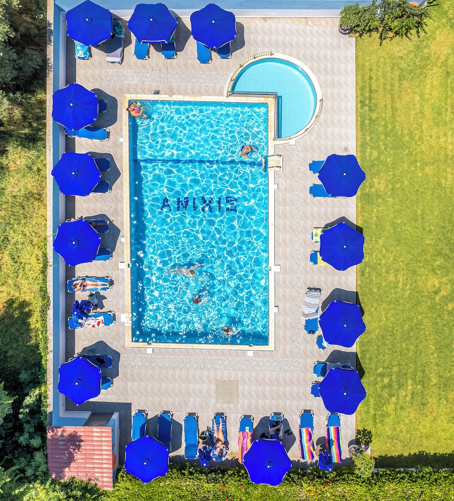 Anixis Hotel 5/52