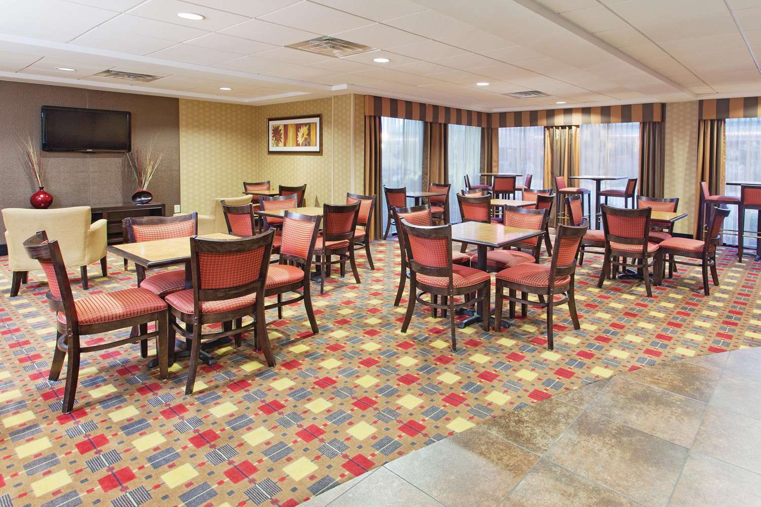 La Quinta Inn Suites Warner Robins 55/62