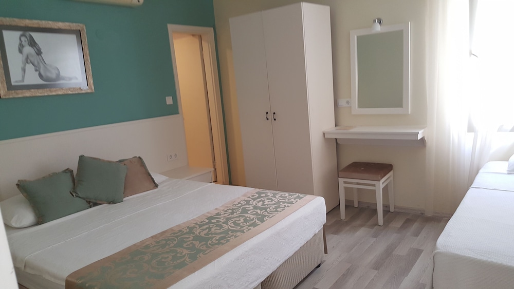 Artemis Hotel 21/69