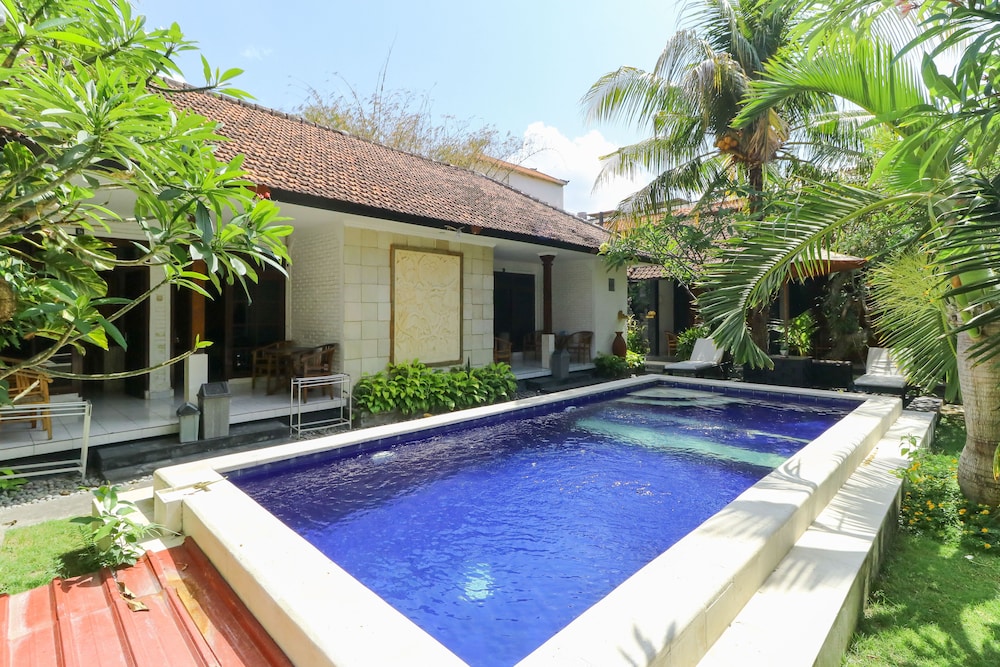 Legian Mas Beach Inn 18/19