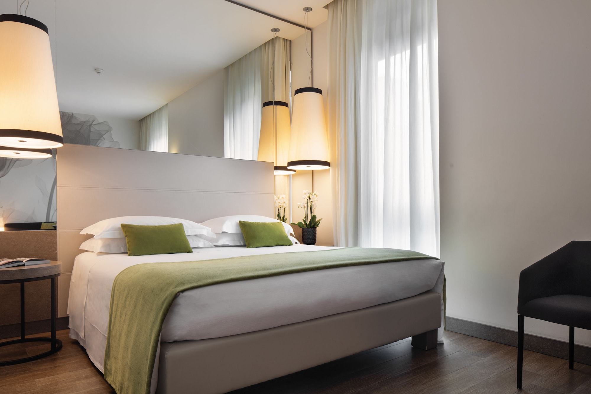 Room, Triple, Queen Bed, Sofa, Starhotels E.C.Ho. 2/9