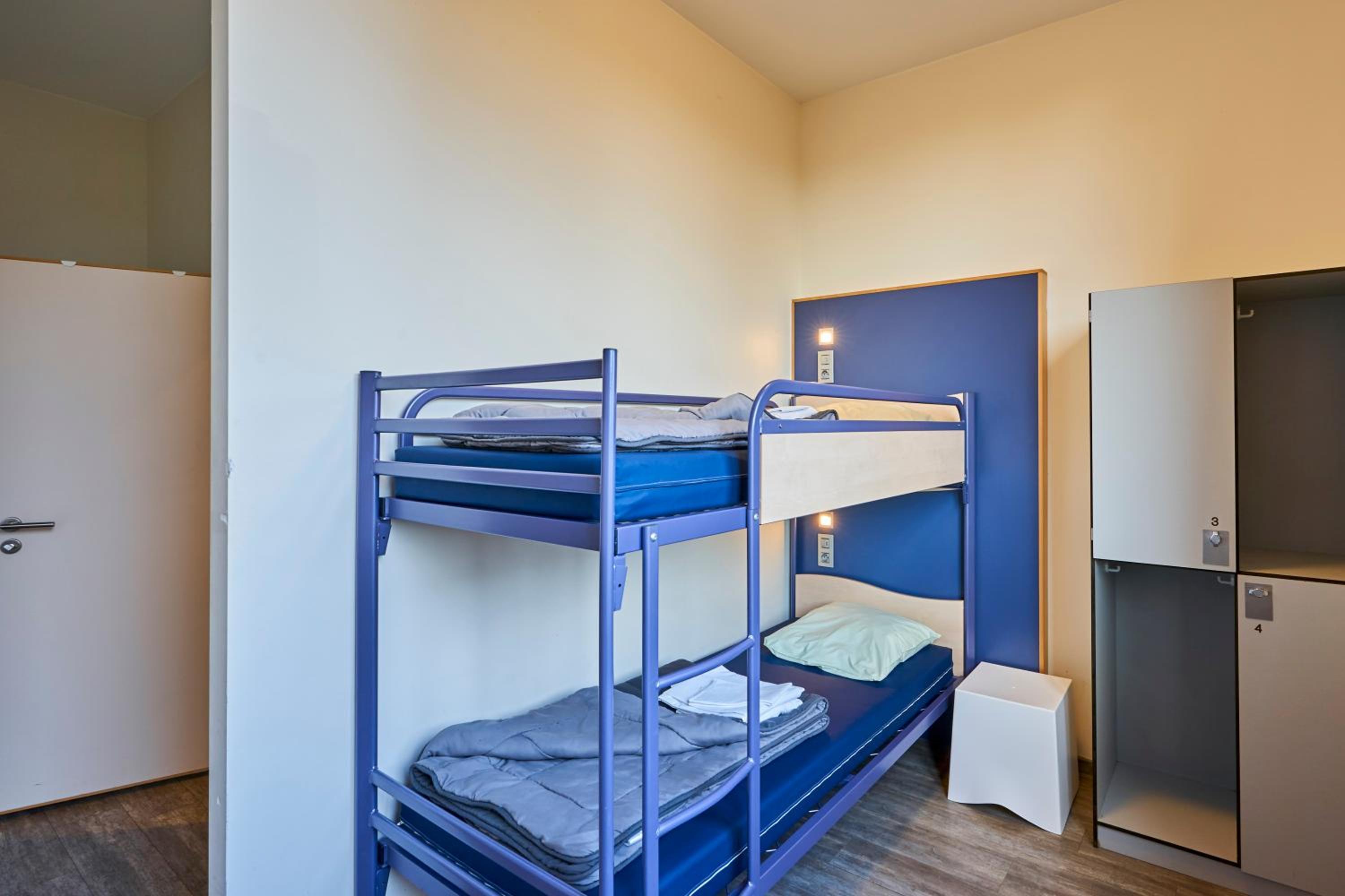 Generation Europe Youth Hostel 24/50