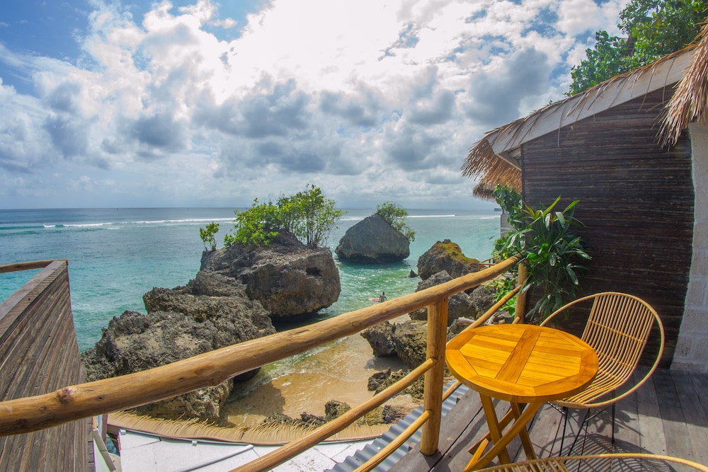 Le Cliff Bali 69/79