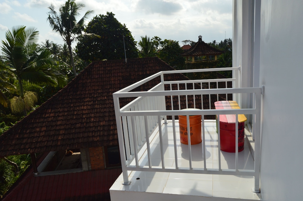 Askara Guest House - Hostel 4/75