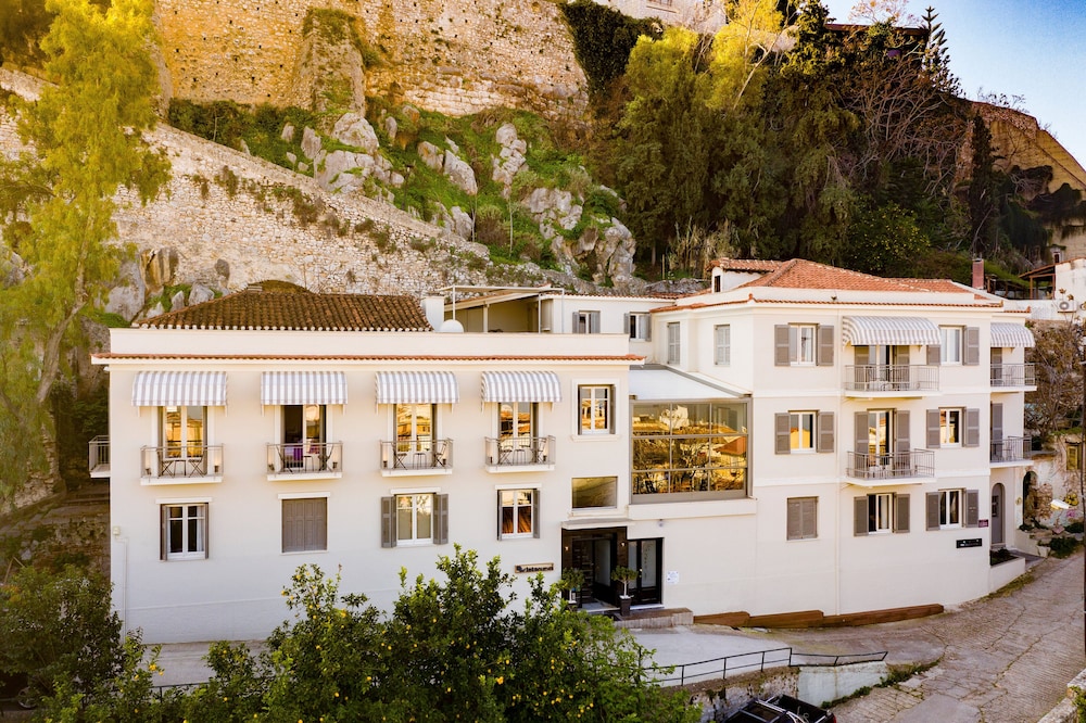 Leto Nuevo Hotel 4/78