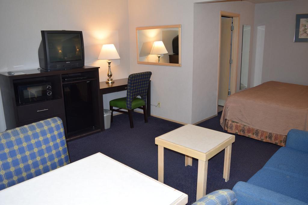 Valley Oaks Inn Woodland 21/25