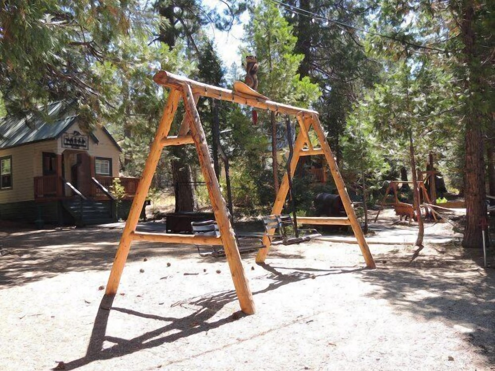 Shaver Lake Village Hotel 39/50