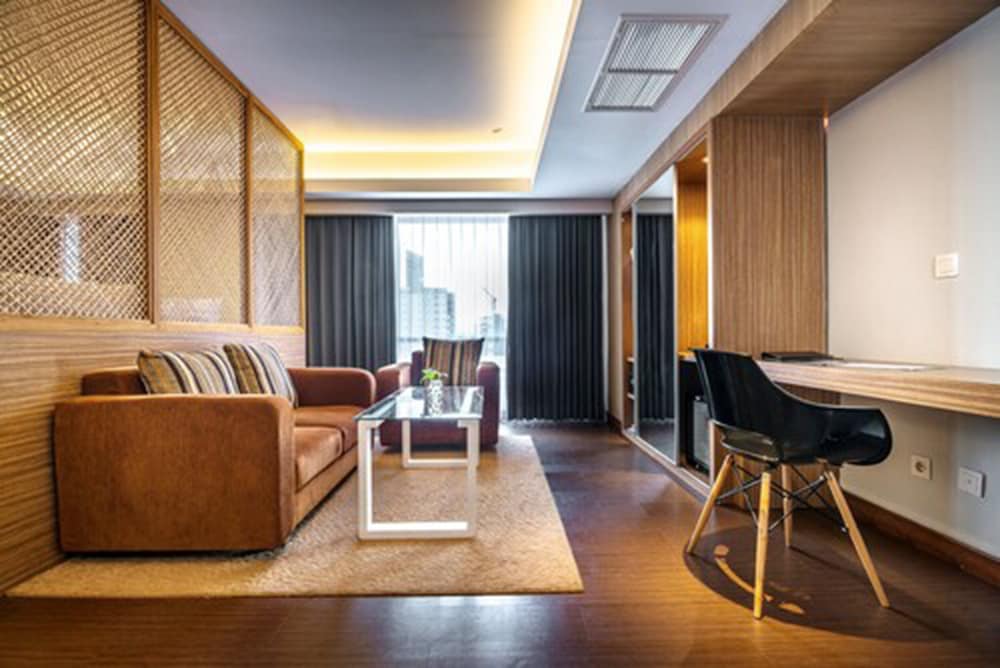 Crown Prince Hotel Surabaya 49/71