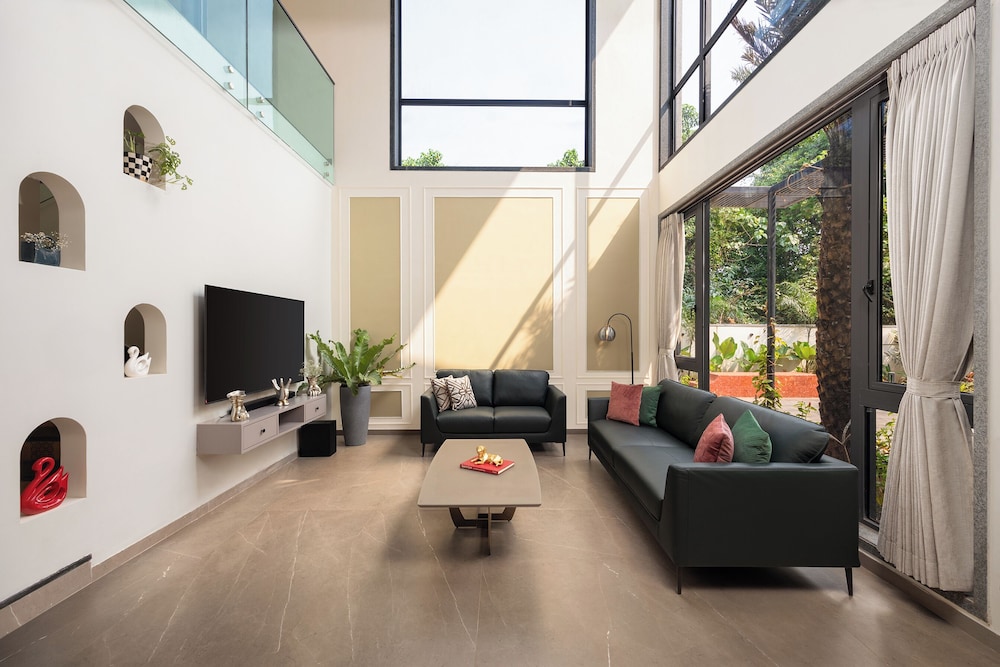 ELIVAAS Cloud 7 4 BHK Villa with Pvt Pool 58/72