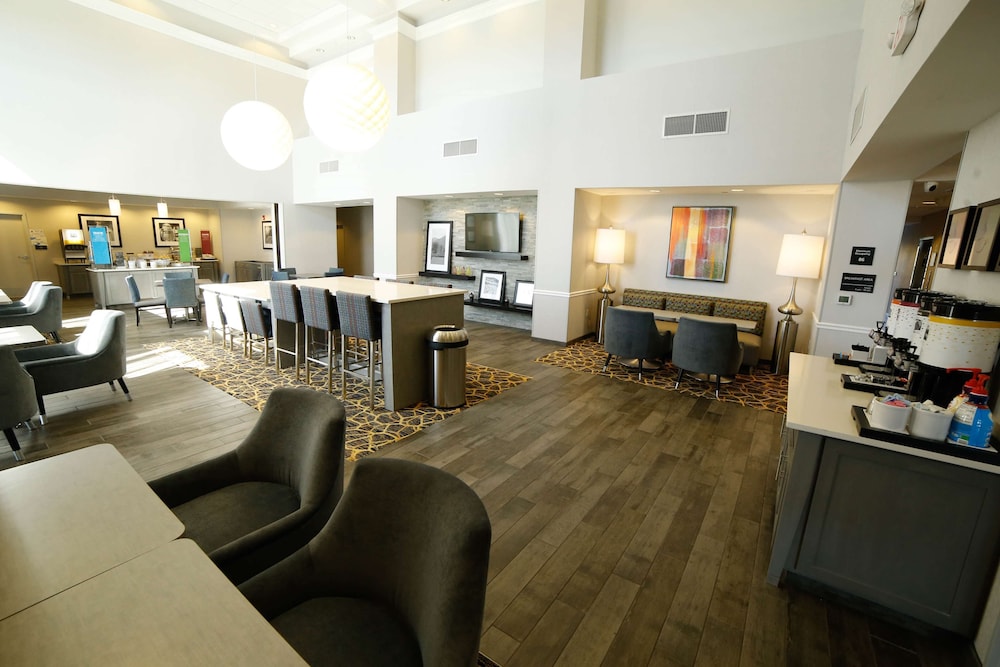 Hampton Inn Suites Forest City Nc 33/43