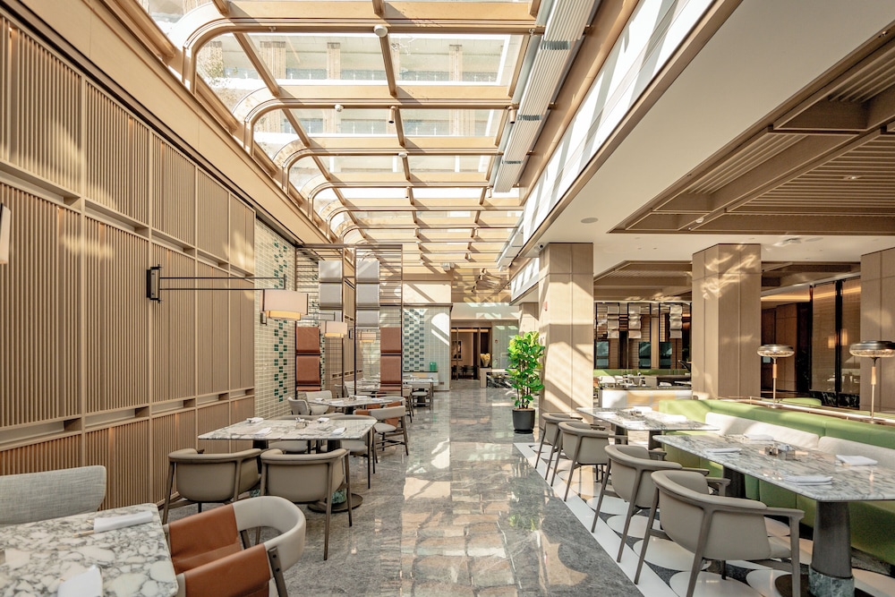 Hyatt Regency Huangshan Hengjiangwan 42/65