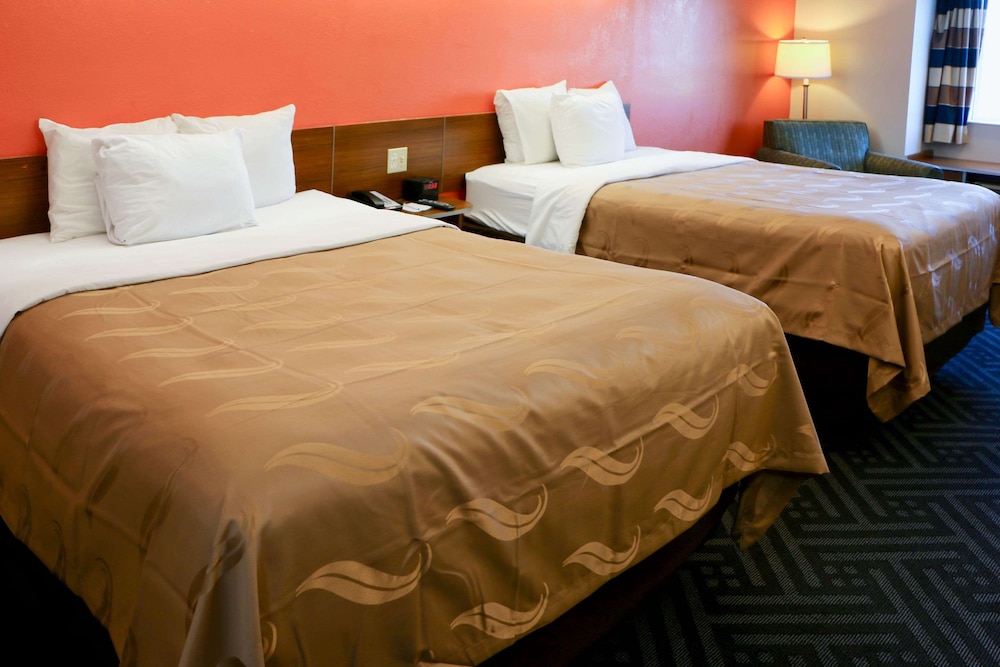 Quality Inn and Suites Watertown Fort Drum 19/50