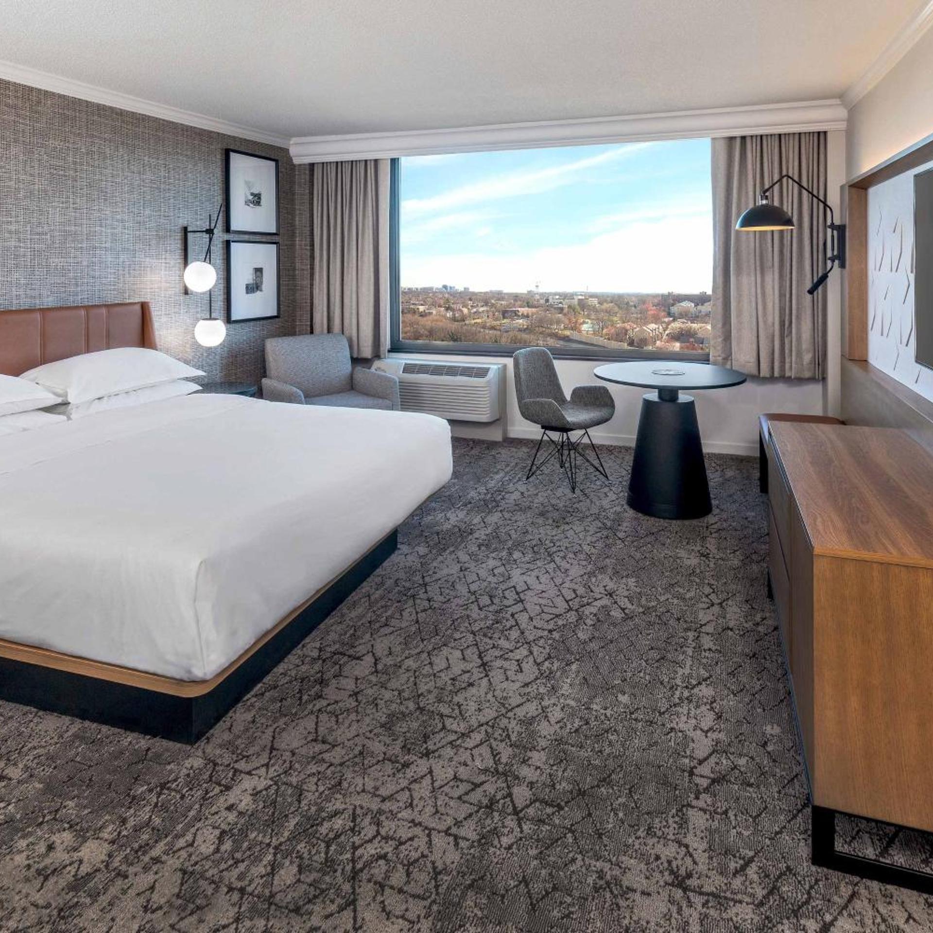 Guest Room, King Bed, Club Floor, Main Building, High Floor
