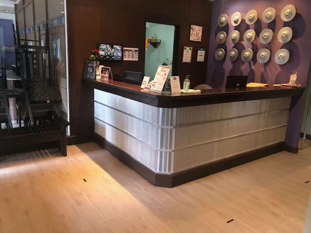 Sawasdee Hotel At Sukhumvit Soi 8 12/48