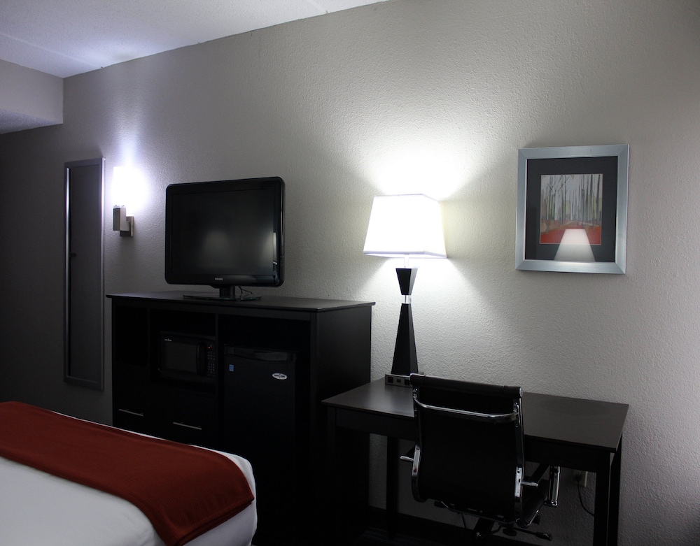Holiday Inn Express Forsyth 39/42