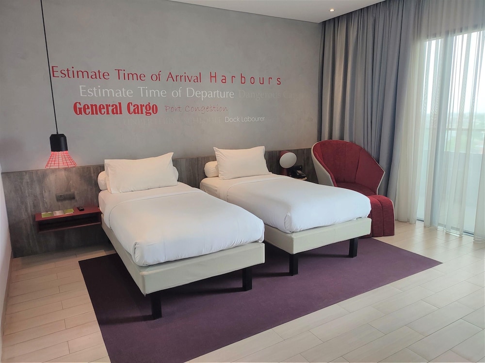 Ibis Styles Batam Nagoya 33/68