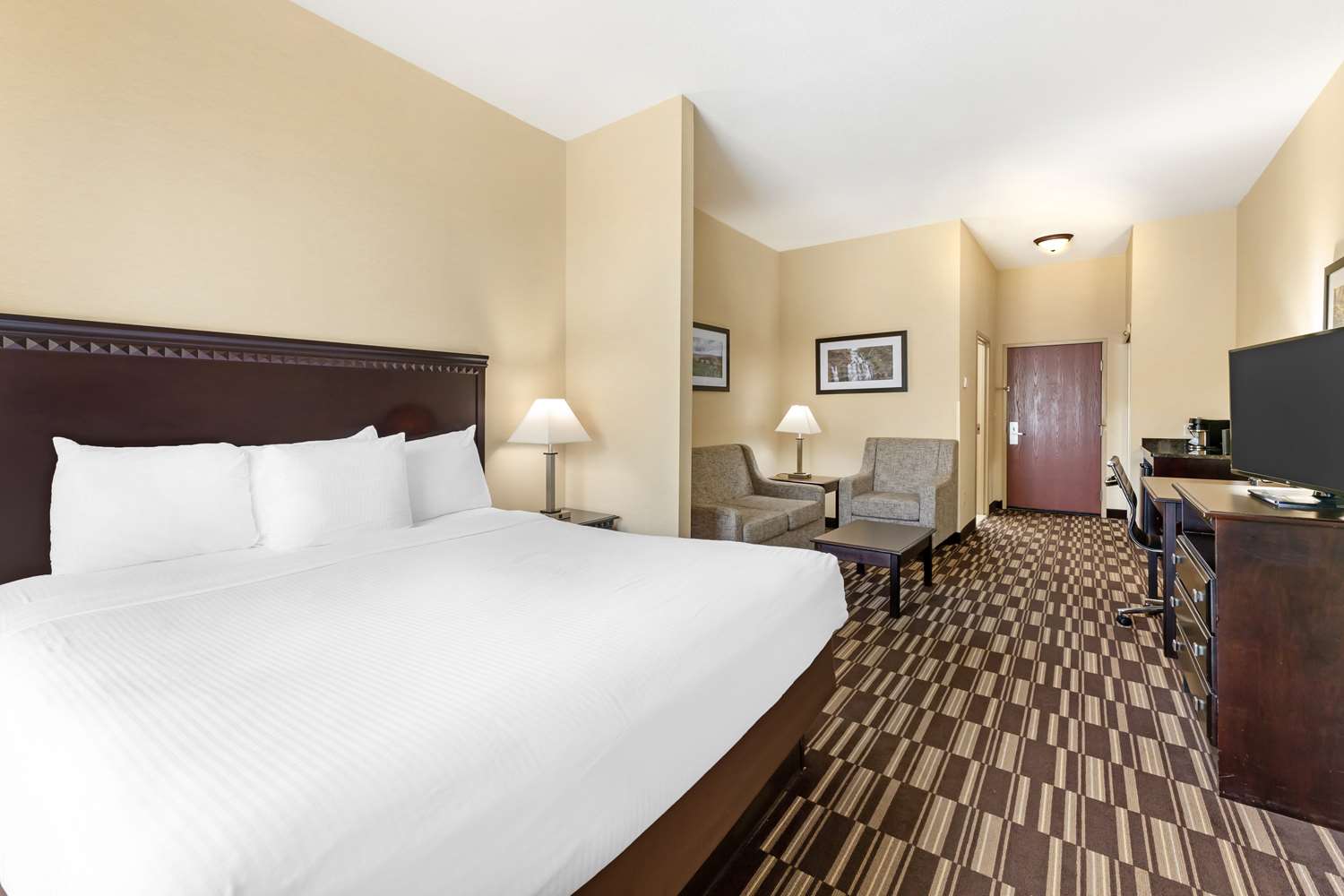 Suite, King Bed, Sofa