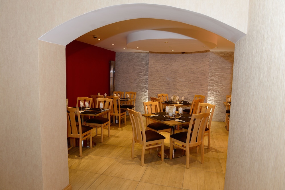 Four Saints Brig Y Don Hotel 21/30