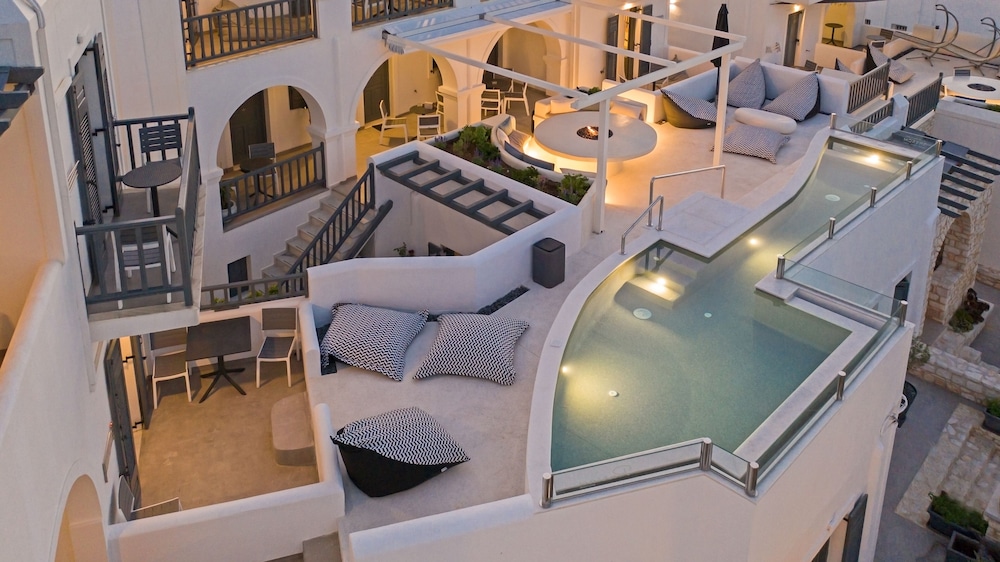 Parian Boutique Hotel 30/48