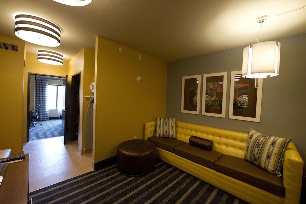 Holiday Inn Express Hotel and Suites Perry-National Fairground Area 49/68