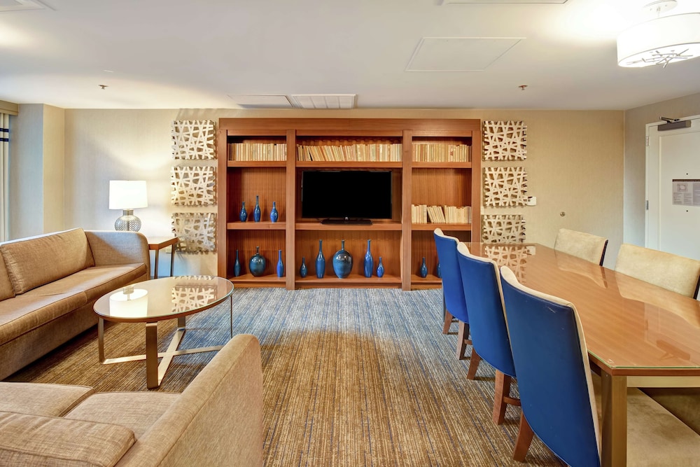 Embassy Suites by Hilton Chicago Downtown Magnificent Mile 29/53