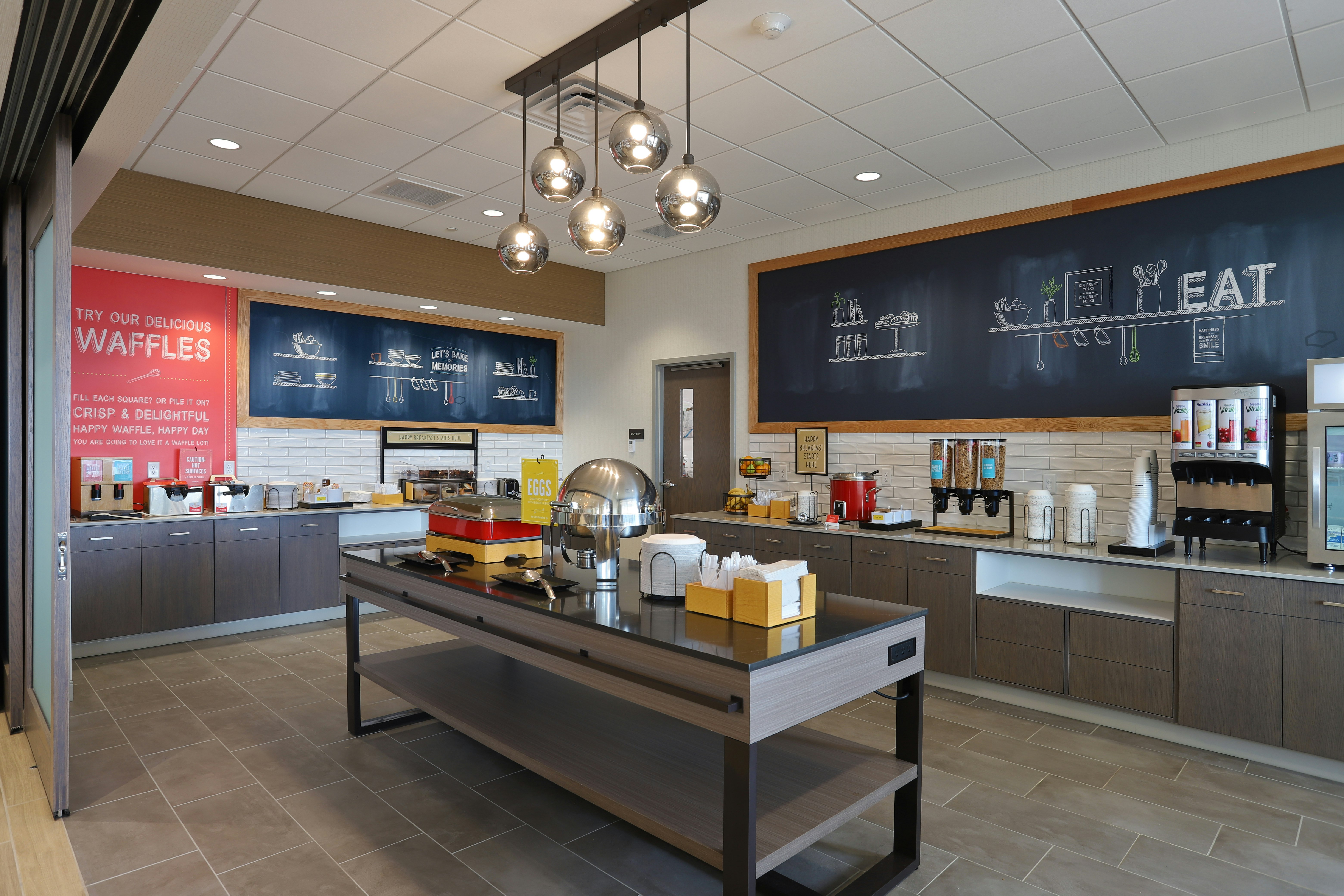 Hampton Inn & Suites Manistee Waterfront 14/23