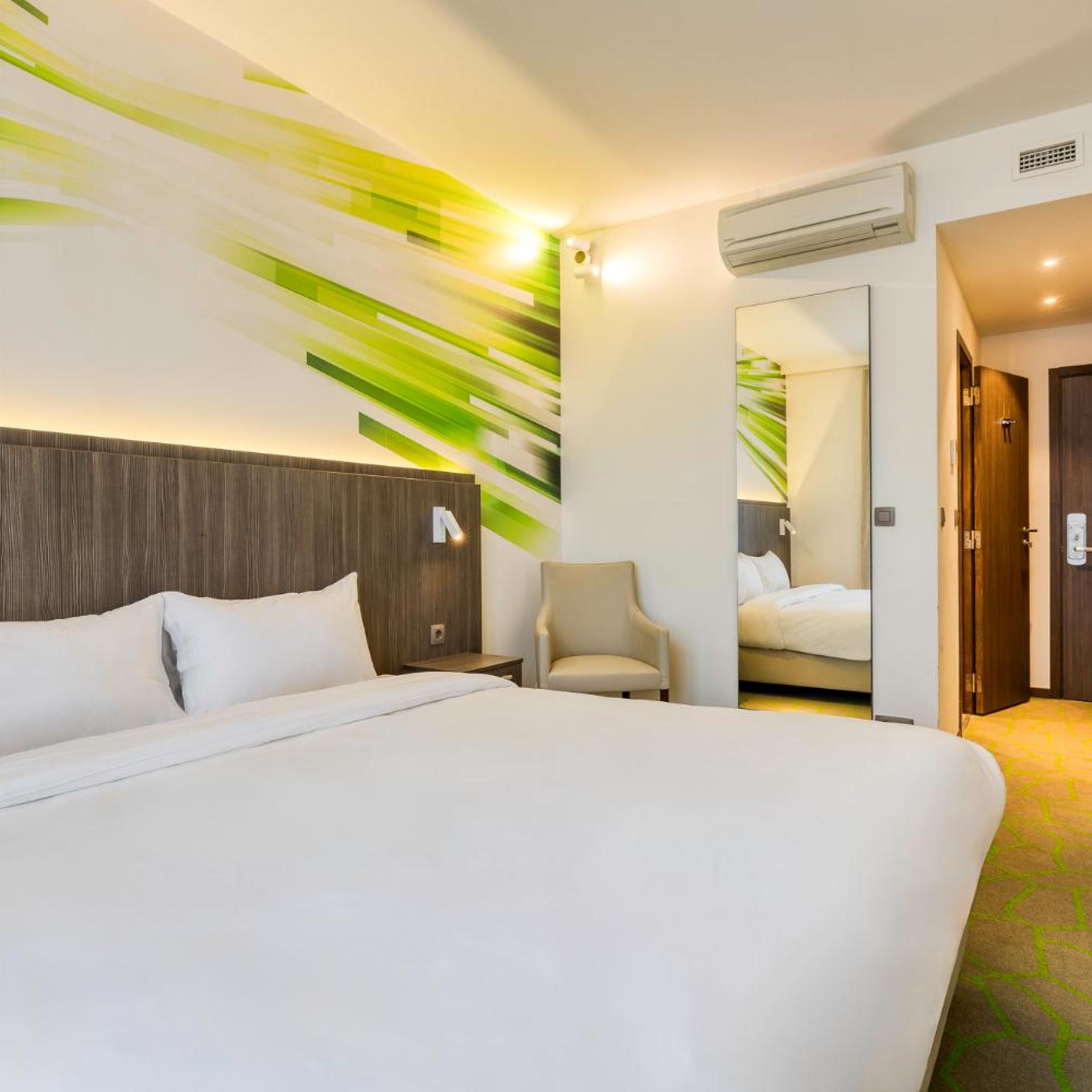 غرفة سوبيريور بسرير كينج، B&B HOTEL Mons Centre 3/10