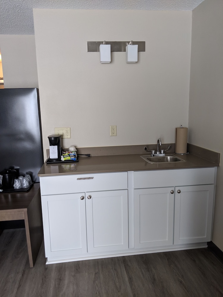 Country Inn & Suites by Radisson, Buffalo, MN 21/37