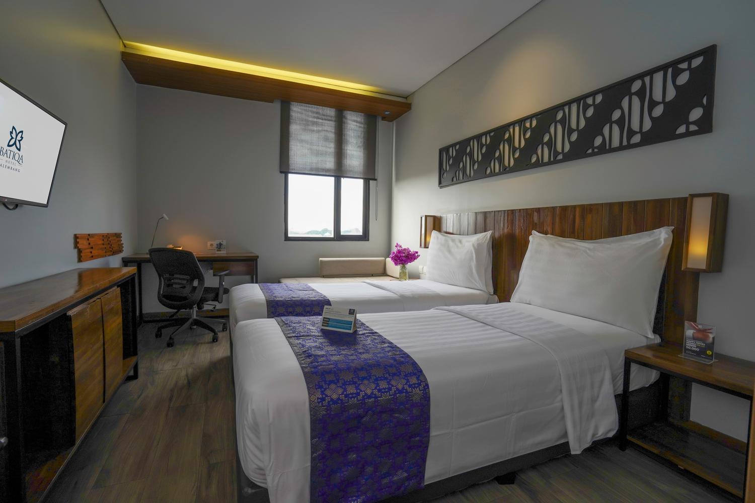 Hollywood, Superior, Twin Beds