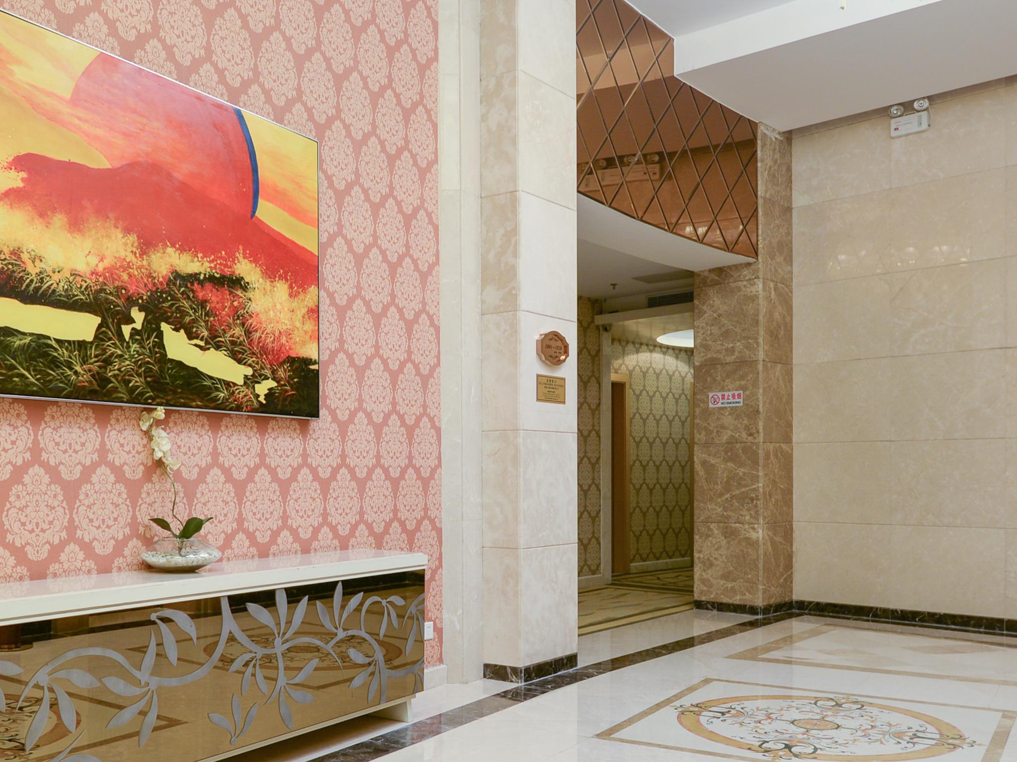 Regency Hotel 16/56