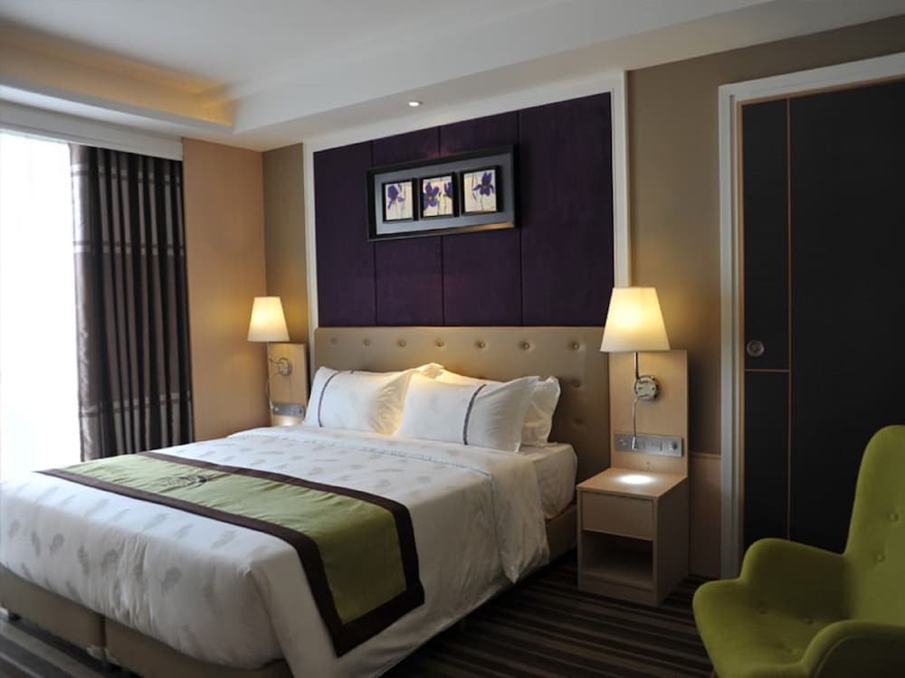 The Bazaar Hotel Bangkok 20/77