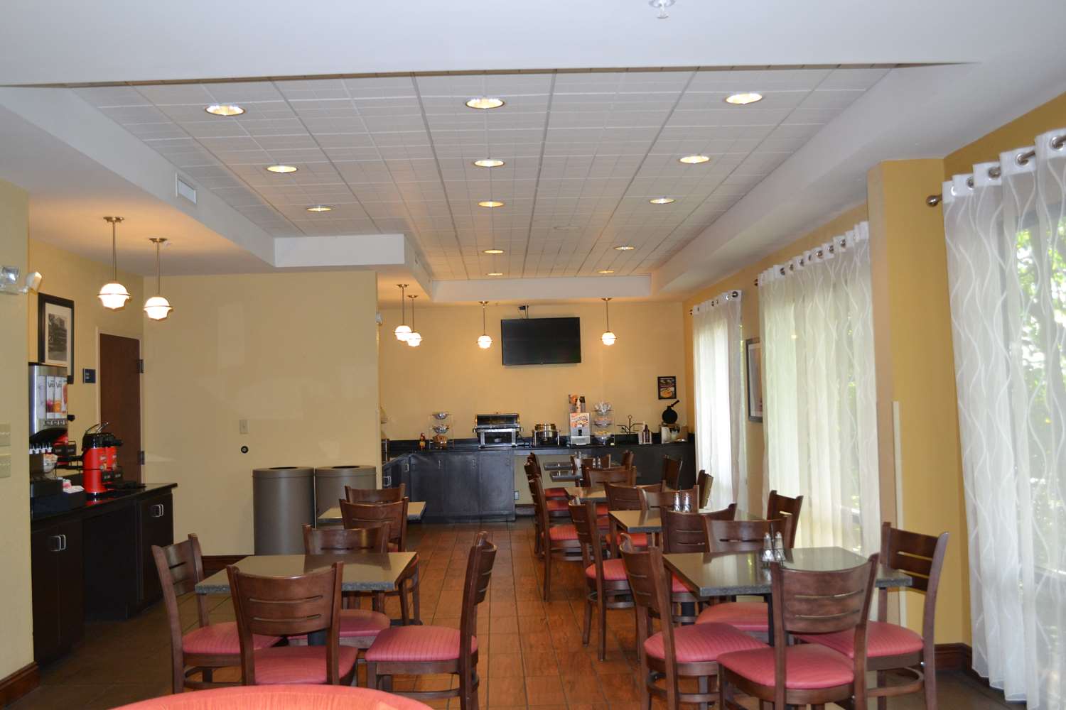 Days Inn by Wyndham Laurel MS 9/14