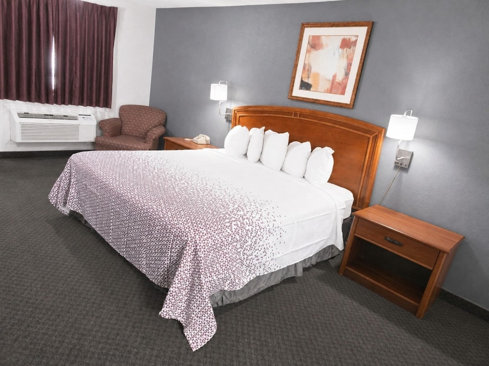 Executive Inn Hebbronville 10/43